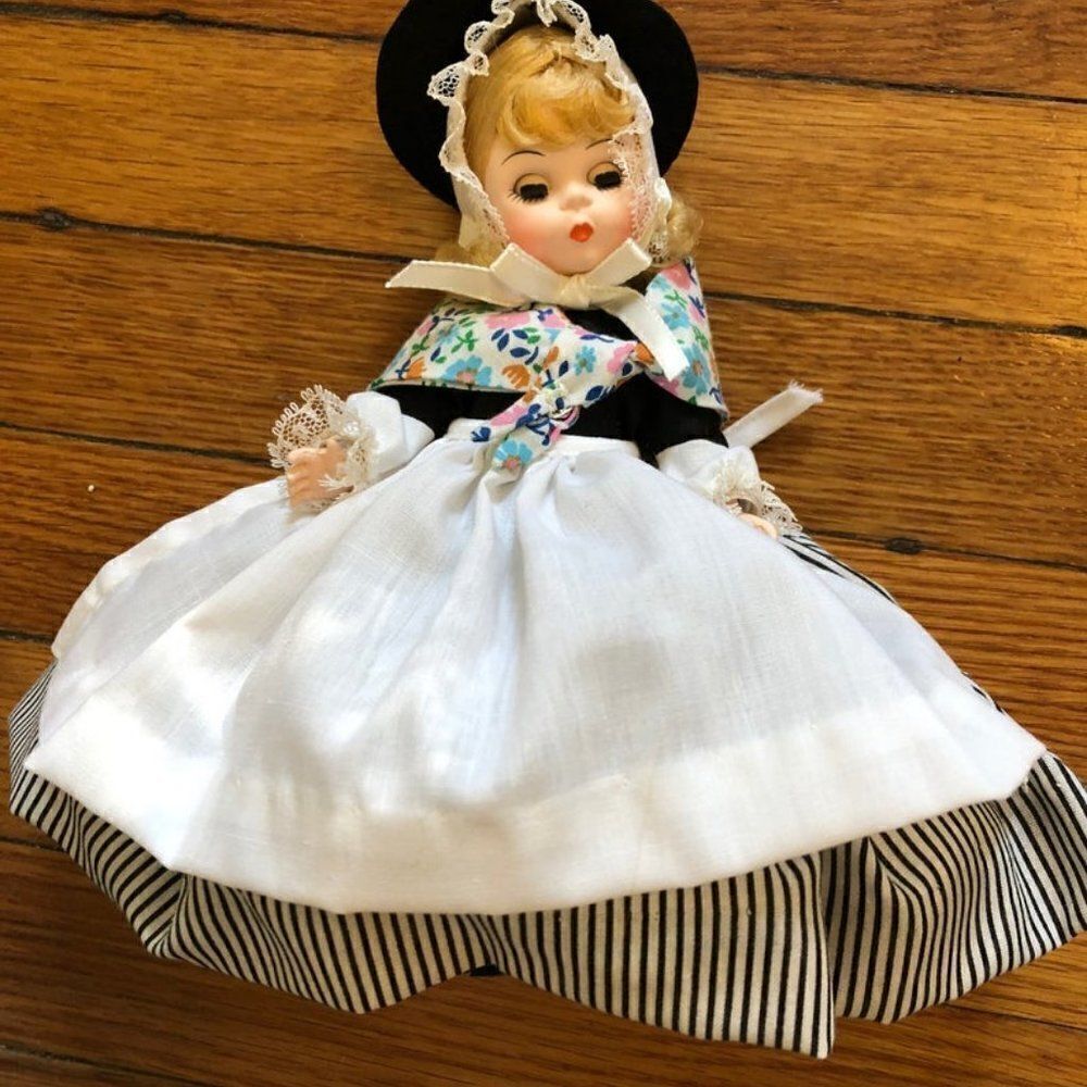 Vintage Madame Alexander 8" Doll 558 1982